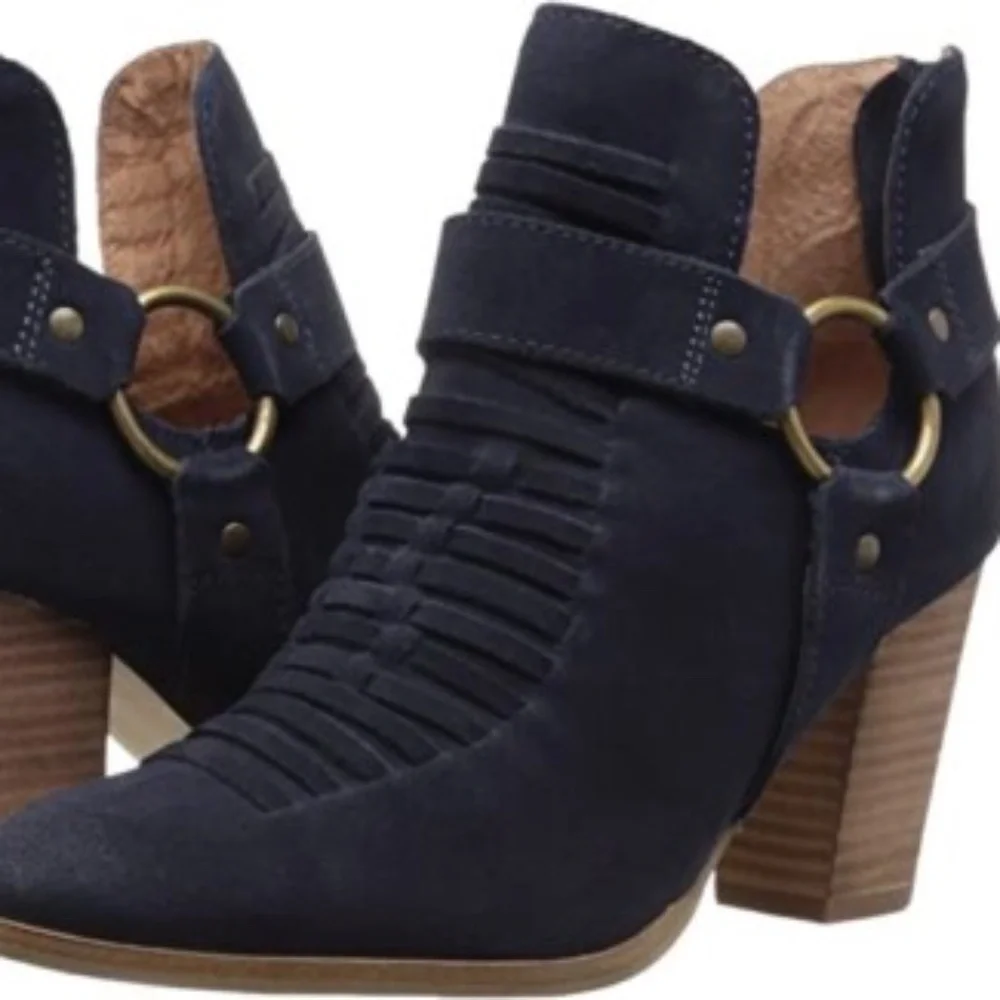 EUC Seychelles Anthropologie Impossible Bootie Navy Blue Size 6
